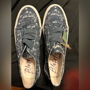 Blowfish oceana sneaker size 9 new
